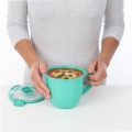 21141_900ml_LargeSoupMug_Bench_Food_Hand.JPG