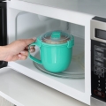21141_900ml_LargeSoupMug_Lifestyle_Microwave_Hand.jpg