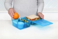 41745_2L_LUNCH_LunchCubeMax_Lifestyle_Bench_Food_Open_Hands_Blue.JPG