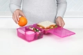 41745_2L_LUNCH_LunchCubeMax_Lifestyle_Bench_Food_Open_Hands_Pink.JPG